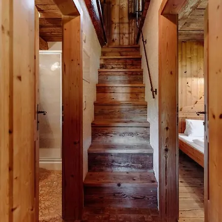 Bergzeit アパート フラッハウ